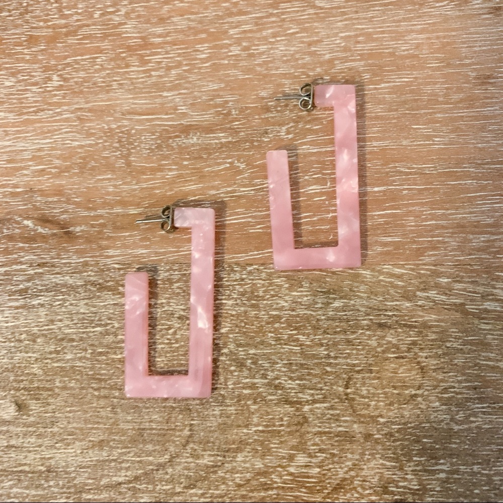 Pink marbled earrings